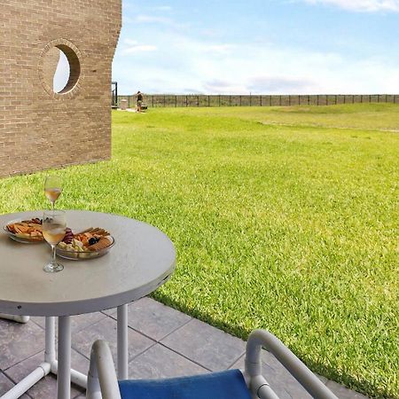 Ground Floor Beachfront Beauty! Steps To The Beach And Pool South Padre Island Δωμάτιο φωτογραφία