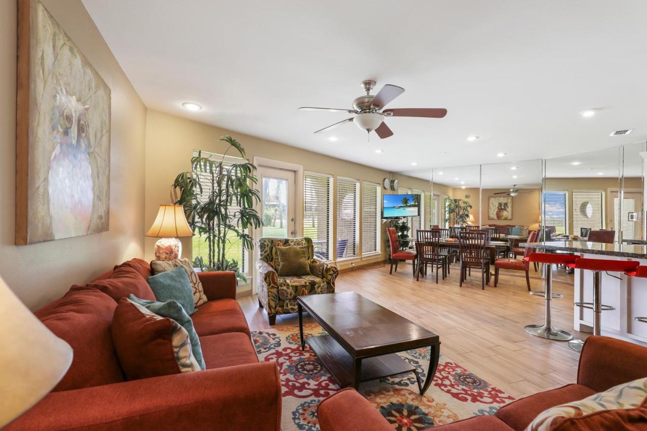 Ground Floor Beachfront Beauty! Steps To The Beach And Pool South Padre Island Εξωτερικό φωτογραφία