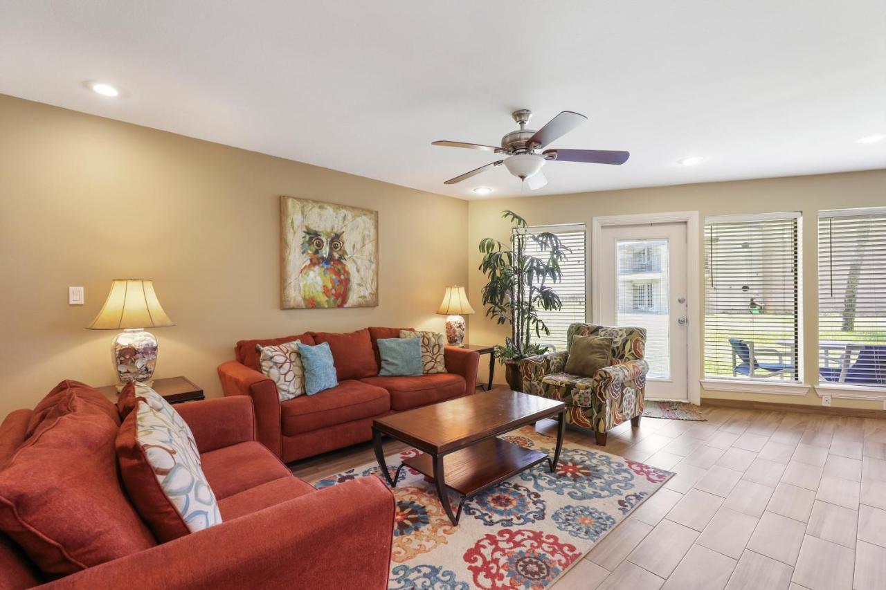 Ground Floor Beachfront Beauty! Steps To The Beach And Pool South Padre Island Εξωτερικό φωτογραφία