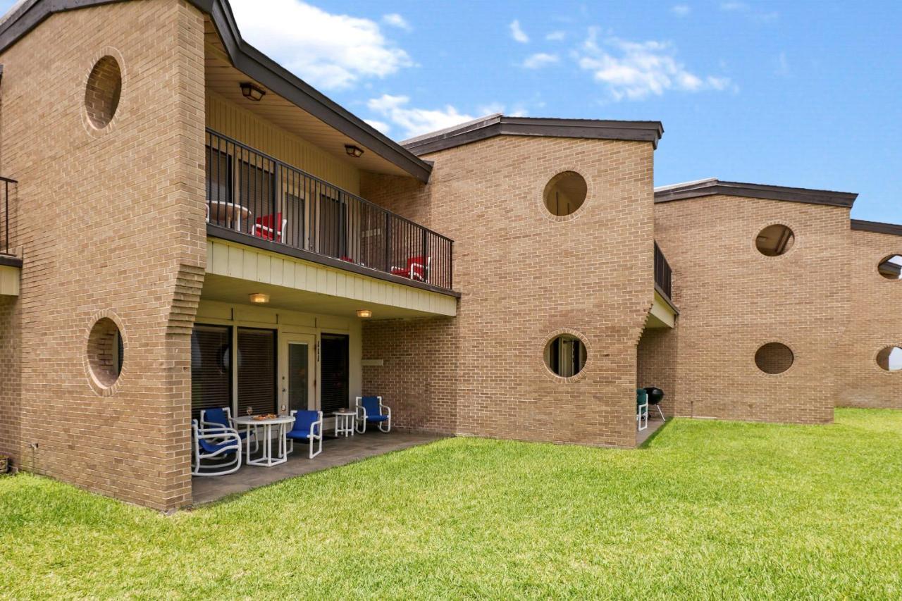 Ground Floor Beachfront Beauty! Steps To The Beach And Pool South Padre Island Εξωτερικό φωτογραφία