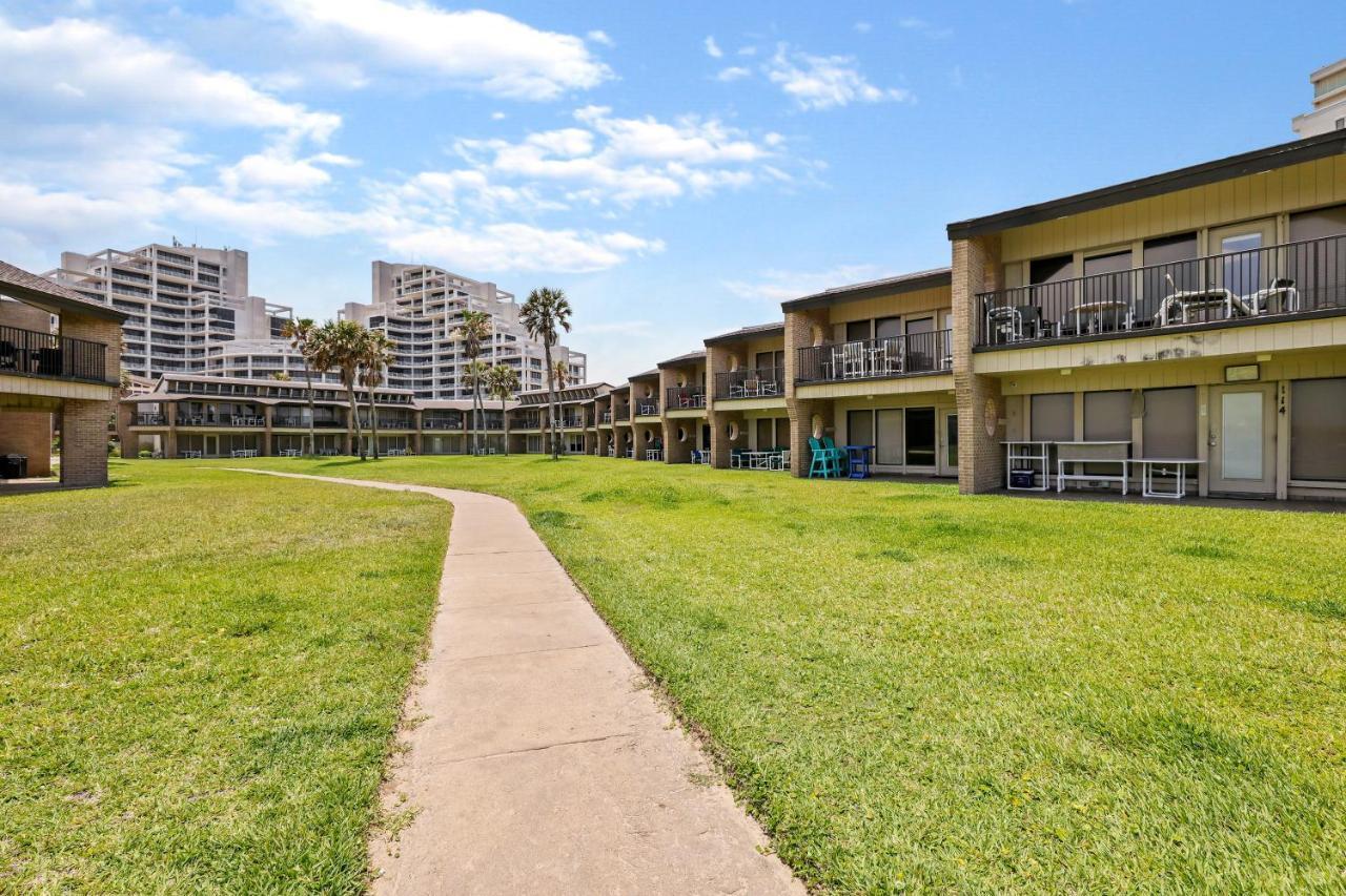 Ground Floor Beachfront Beauty! Steps To The Beach And Pool South Padre Island Εξωτερικό φωτογραφία