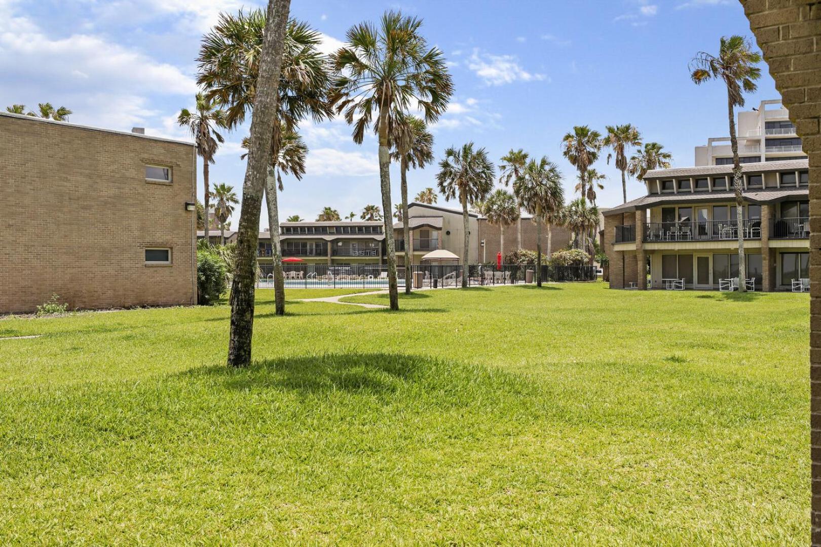 Ground Floor Beachfront Beauty! Steps To The Beach And Pool South Padre Island Δωμάτιο φωτογραφία