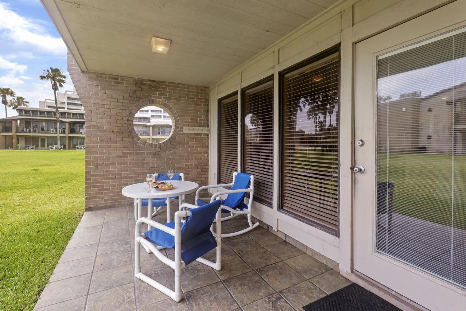 Ground Floor Beachfront Beauty! Steps To The Beach And Pool South Padre Island Δωμάτιο φωτογραφία